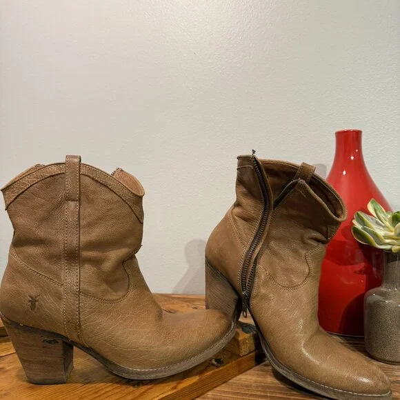 Frye Leather Cowboy Booties 7B | Western Ankle Boots | Distressed | Vintage - Picture 12 of 13